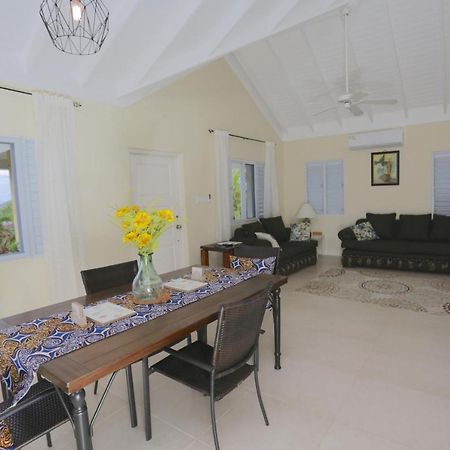 Richmond - Heroes Villa, Ac, Security, Access To Pool, Playground & Private Beach - Welcome Breakfast Basket Buitenkant foto