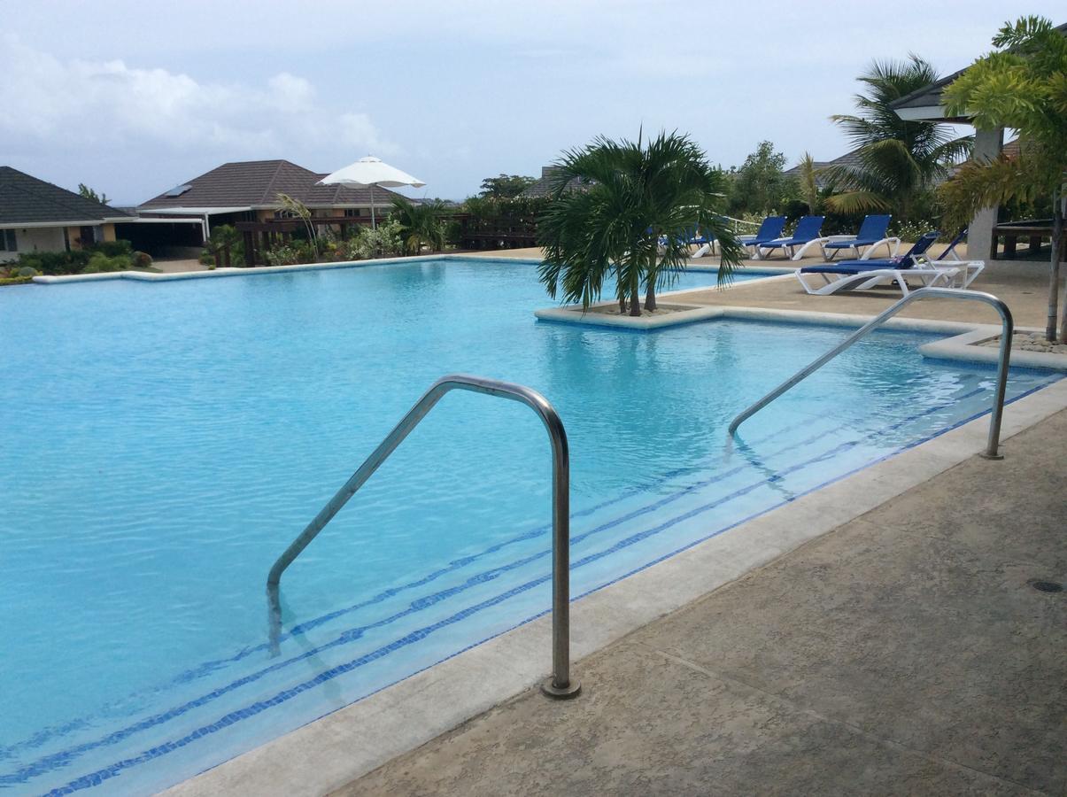 Richmond - Heroes Villa, Ac, Security, Access To Pool, Playground & Private Beach - Welcome Breakfast Basket Buitenkant foto