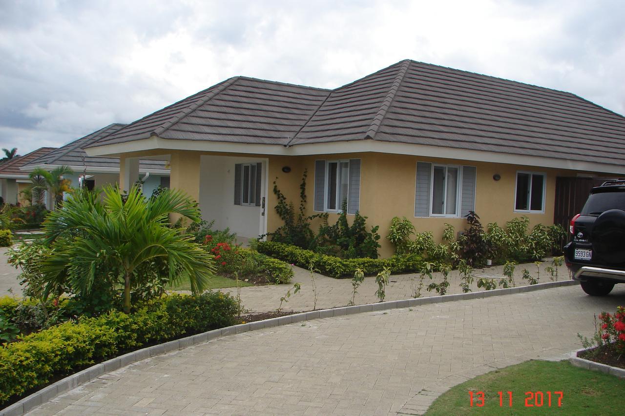 Richmond - Heroes Villa, Ac, Security, Access To Pool, Playground & Private Beach - Welcome Breakfast Basket Buitenkant foto